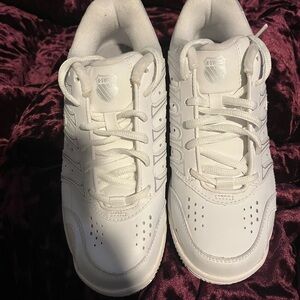 K-Swiss Women’s Classic White Sneakers